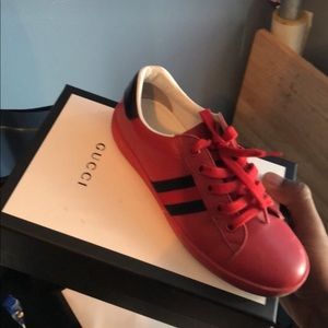 Little boys Gucci sneaker